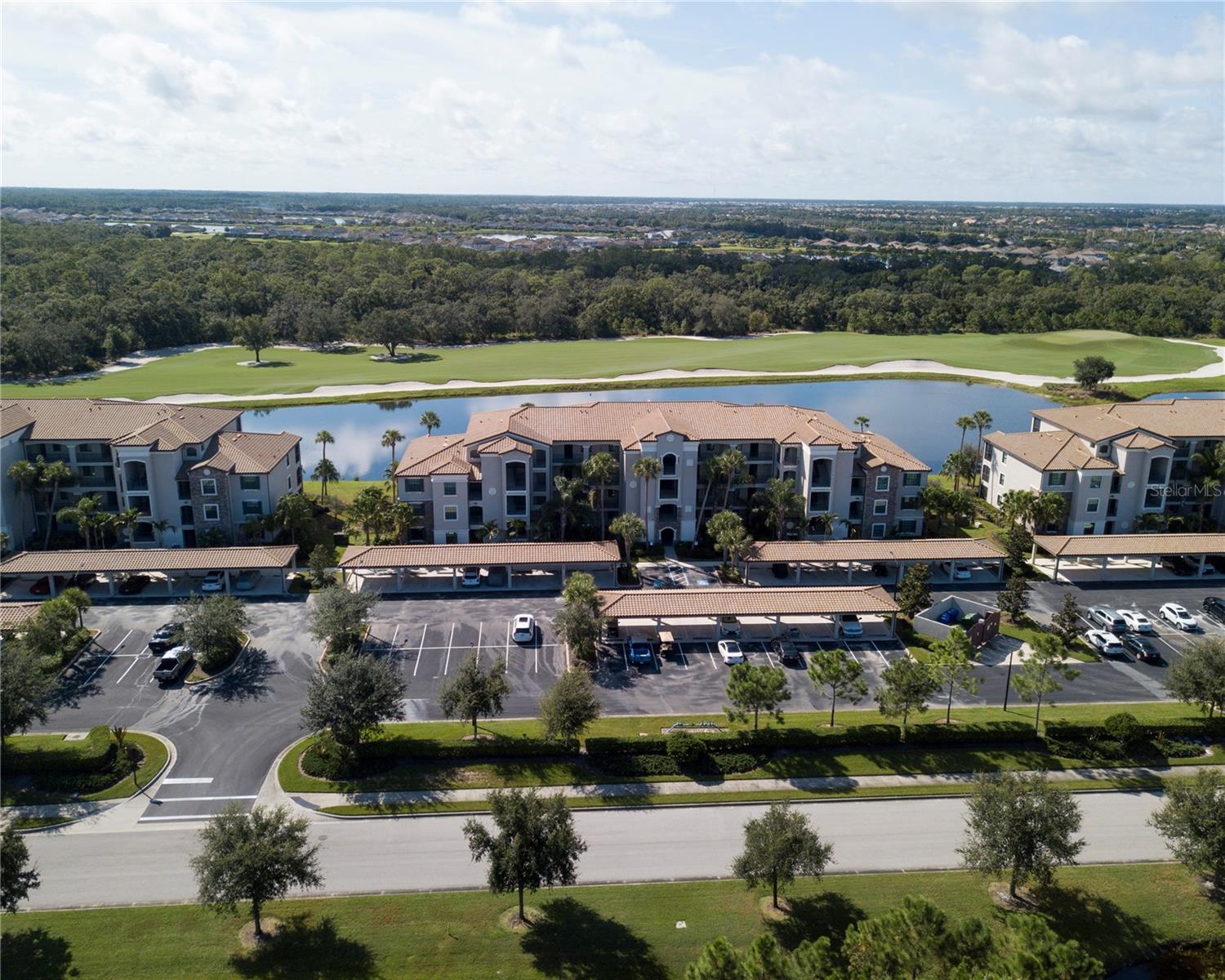 Image 40 of 88 For 17108 Vardon Terrace 204