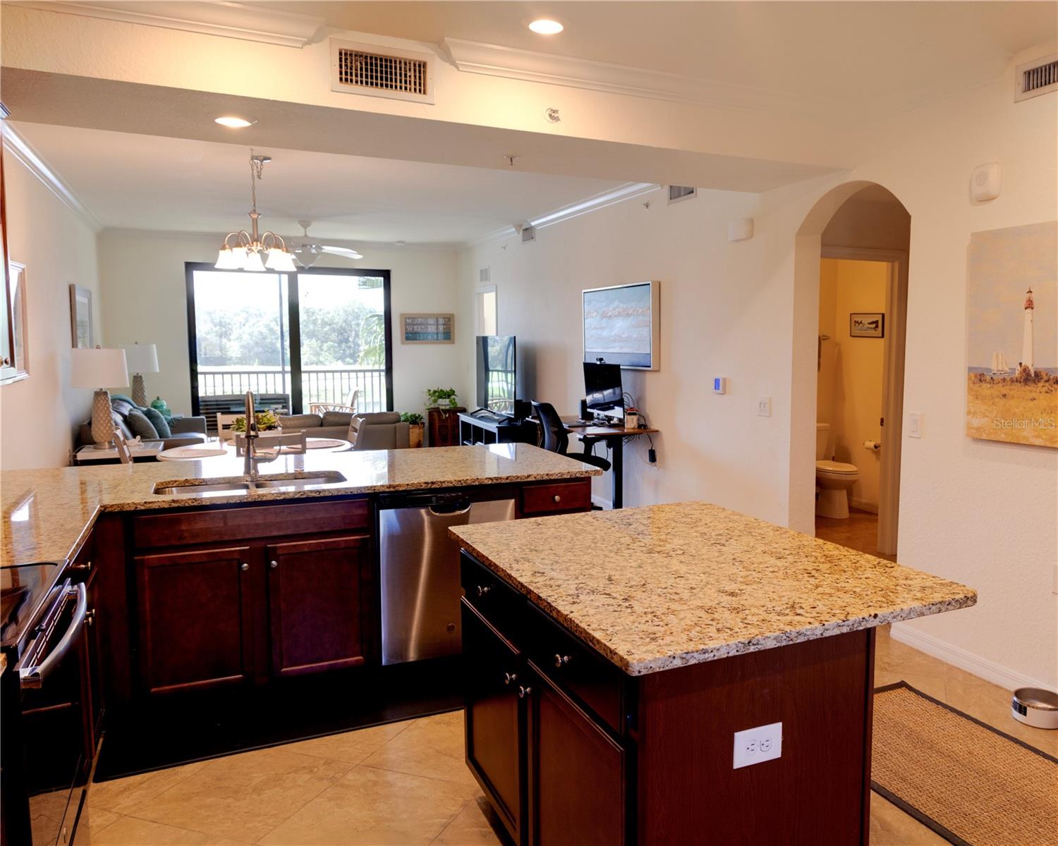 Image 6 of 88 For 17108 Vardon Terrace 204