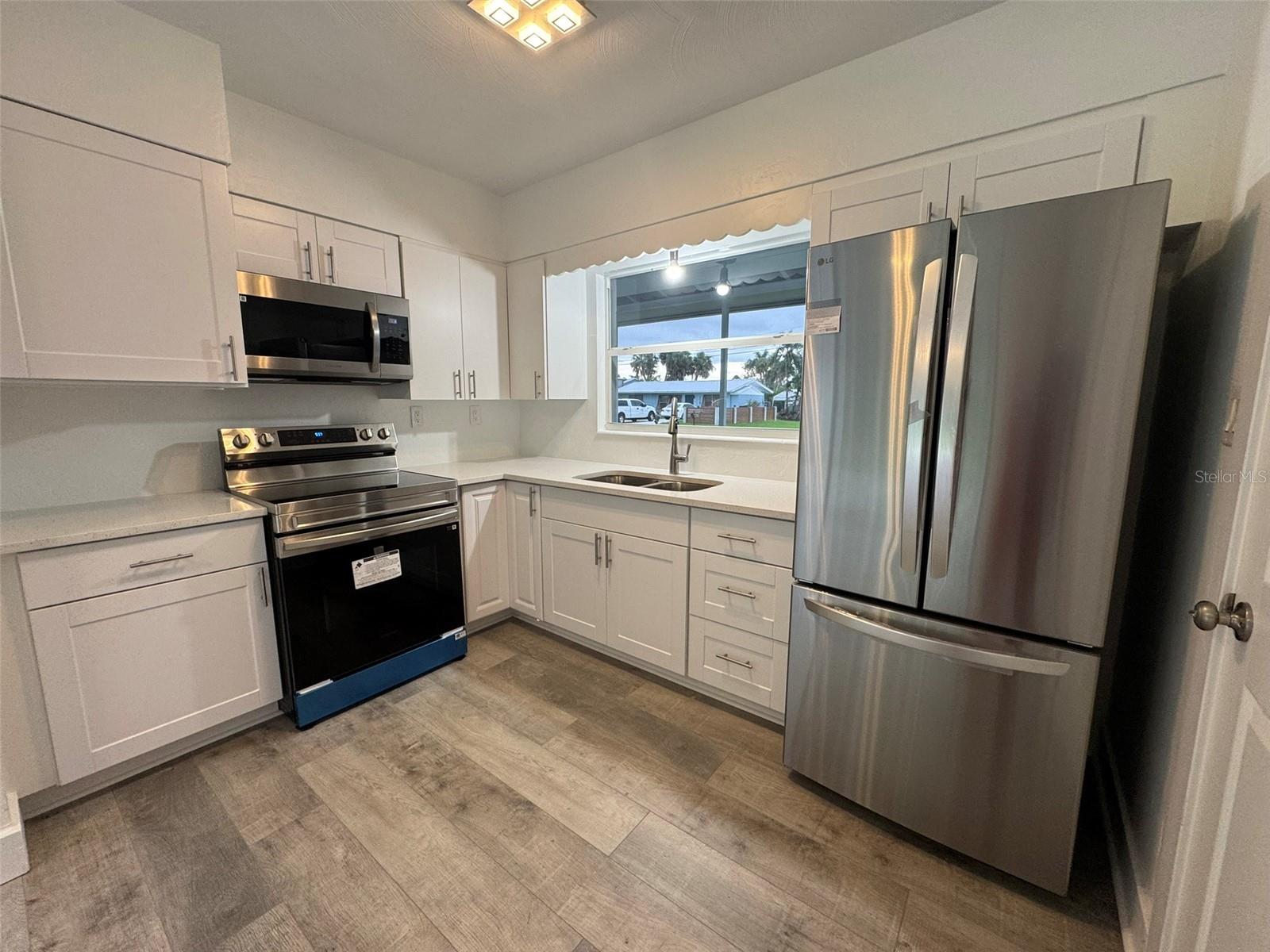 Image 2 of 70 For 116 Myakka Drive