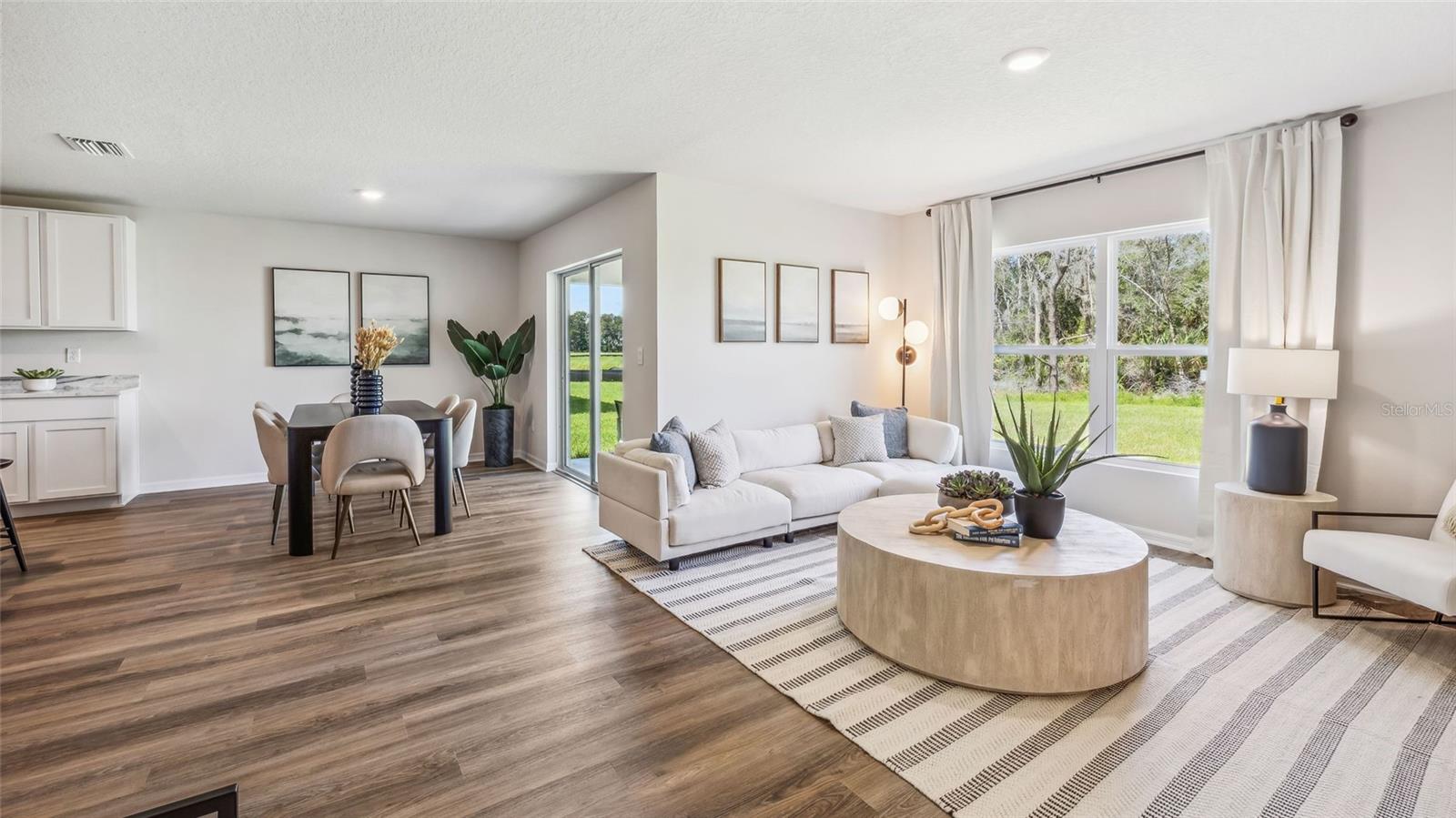 Image 3 of 33 For 5918 Silver Feather Way