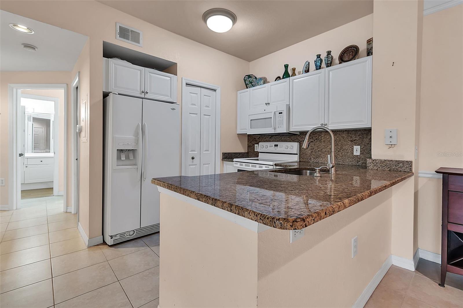 Image 10 of 39 For 5110 Northridge Road 203