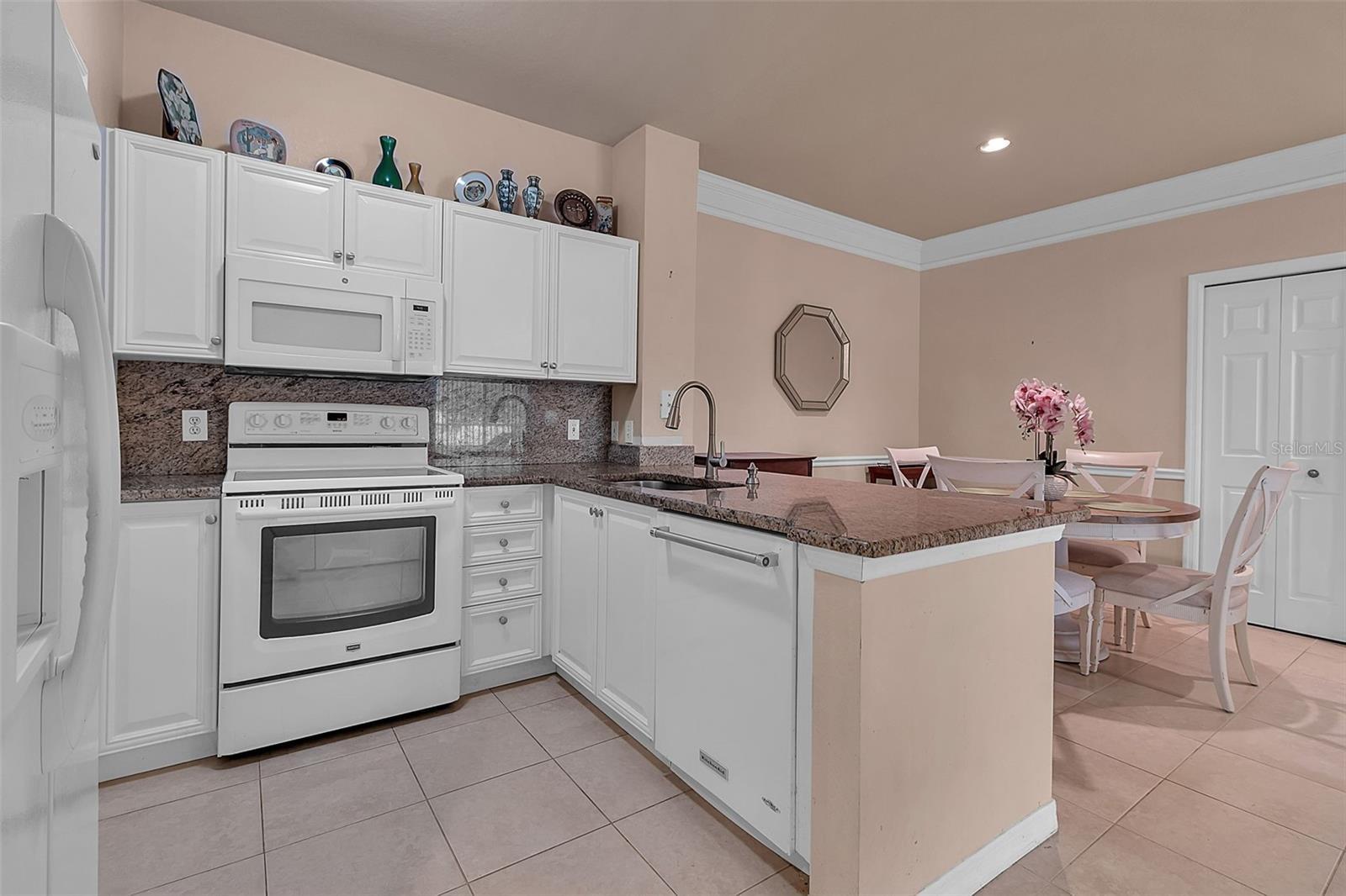 Image 11 of 39 For 5110 Northridge Road 203