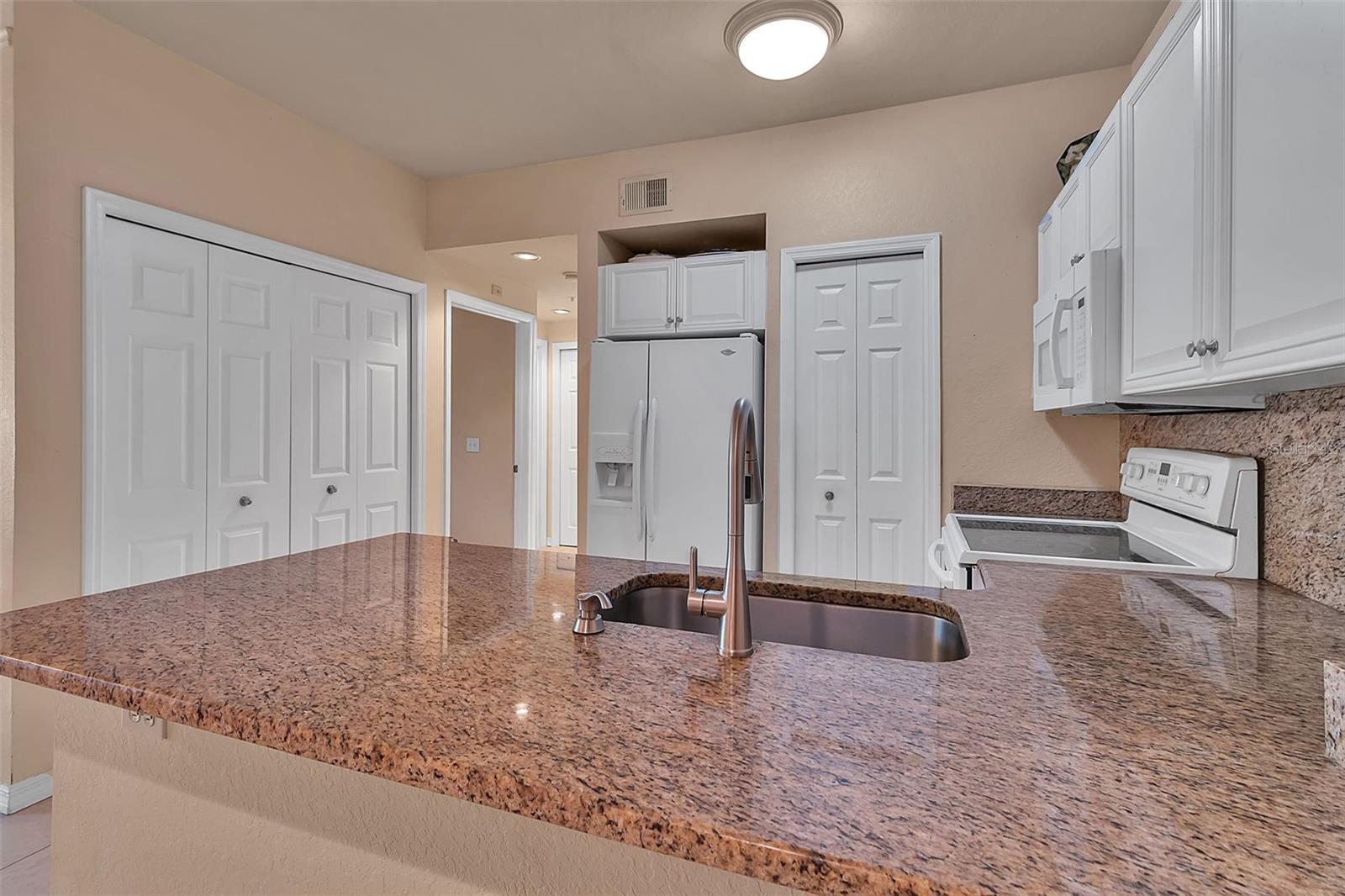 Image 16 of 39 For 5110 Northridge Road 203
