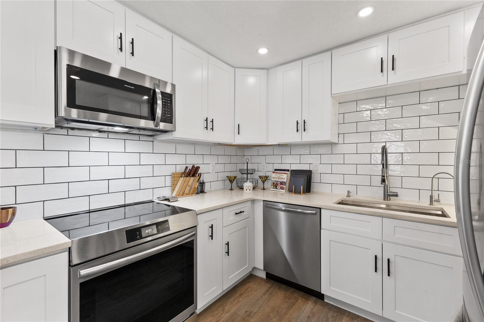 Image 12 of 34 For 163 Sunway Avenue