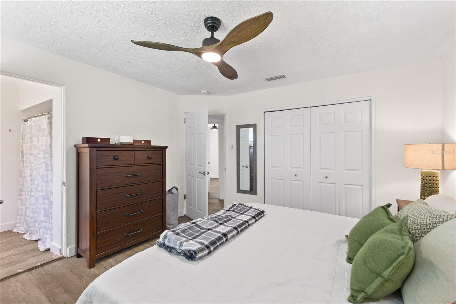 Image 19 of 34 For 163 Sunway Avenue