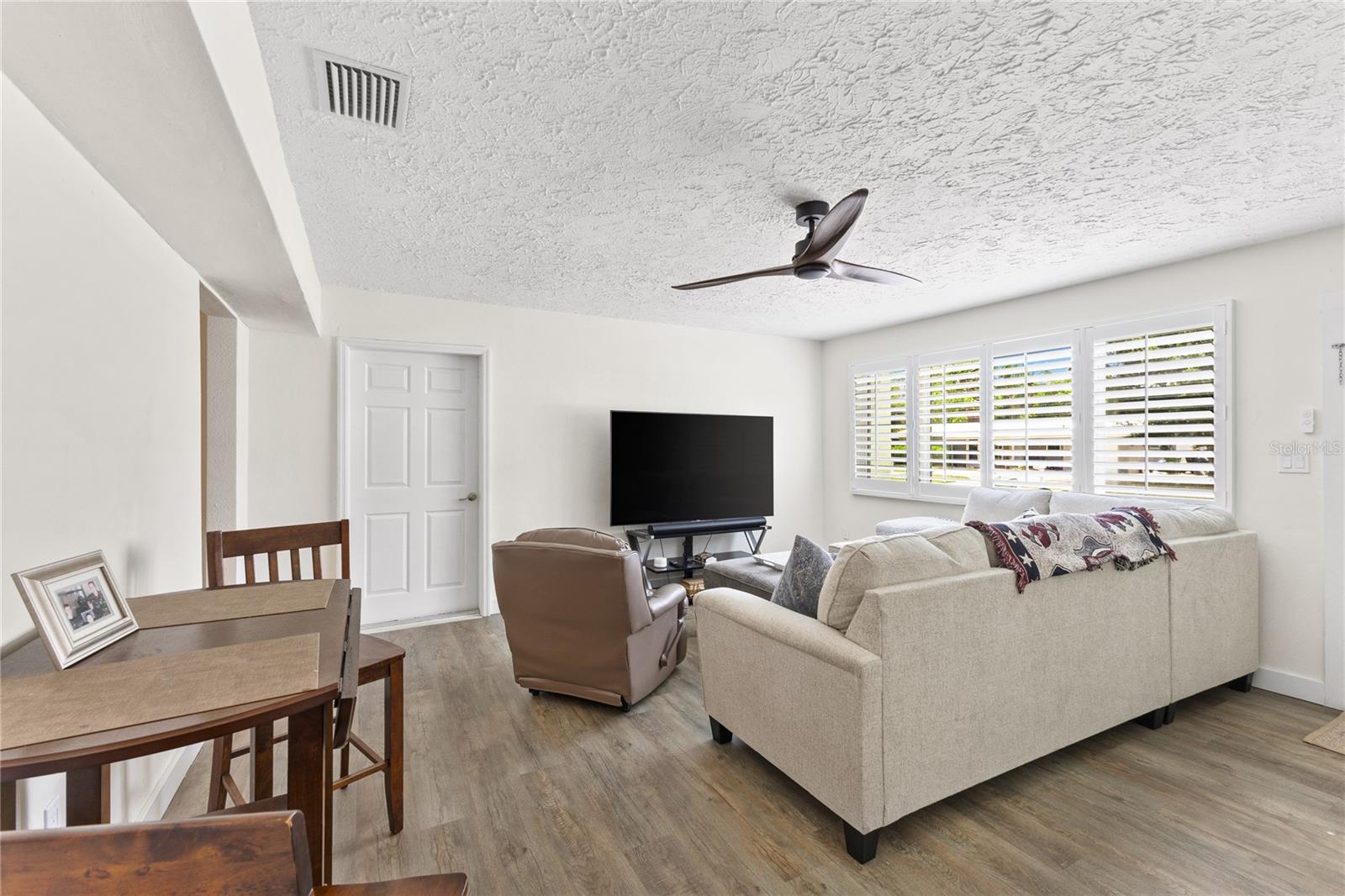 Image 6 of 34 For 163 Sunway Avenue