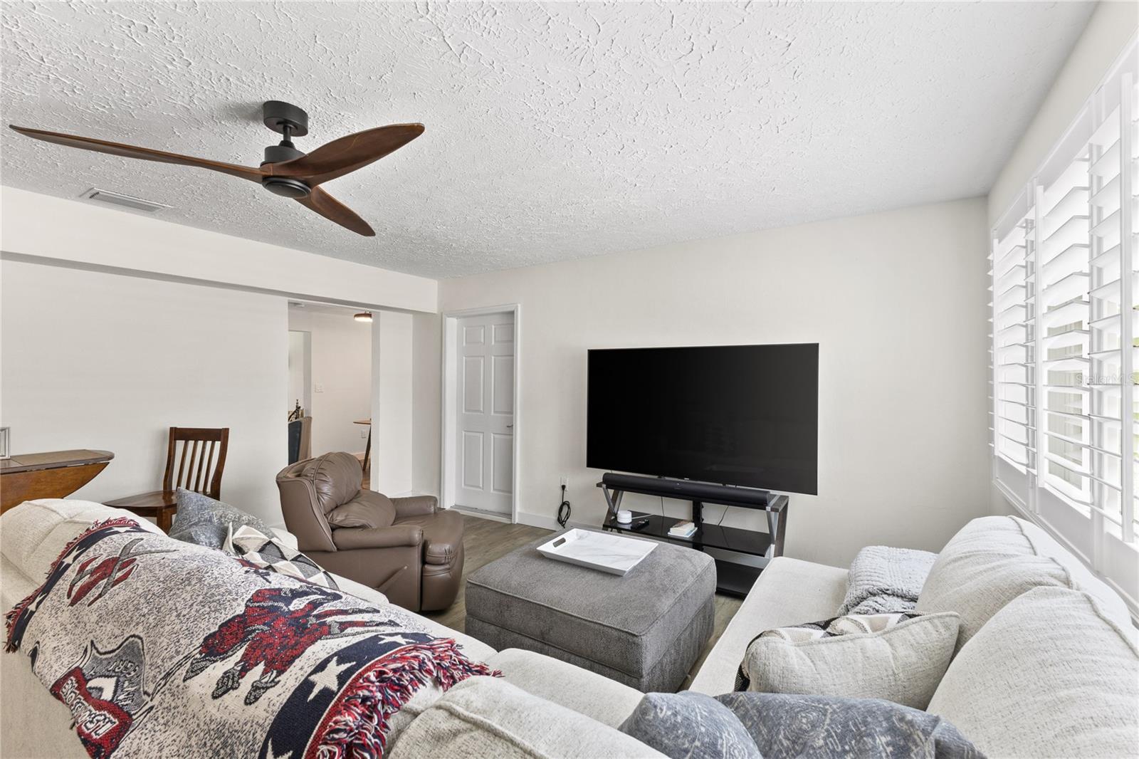 Image 8 of 34 For 163 Sunway Avenue