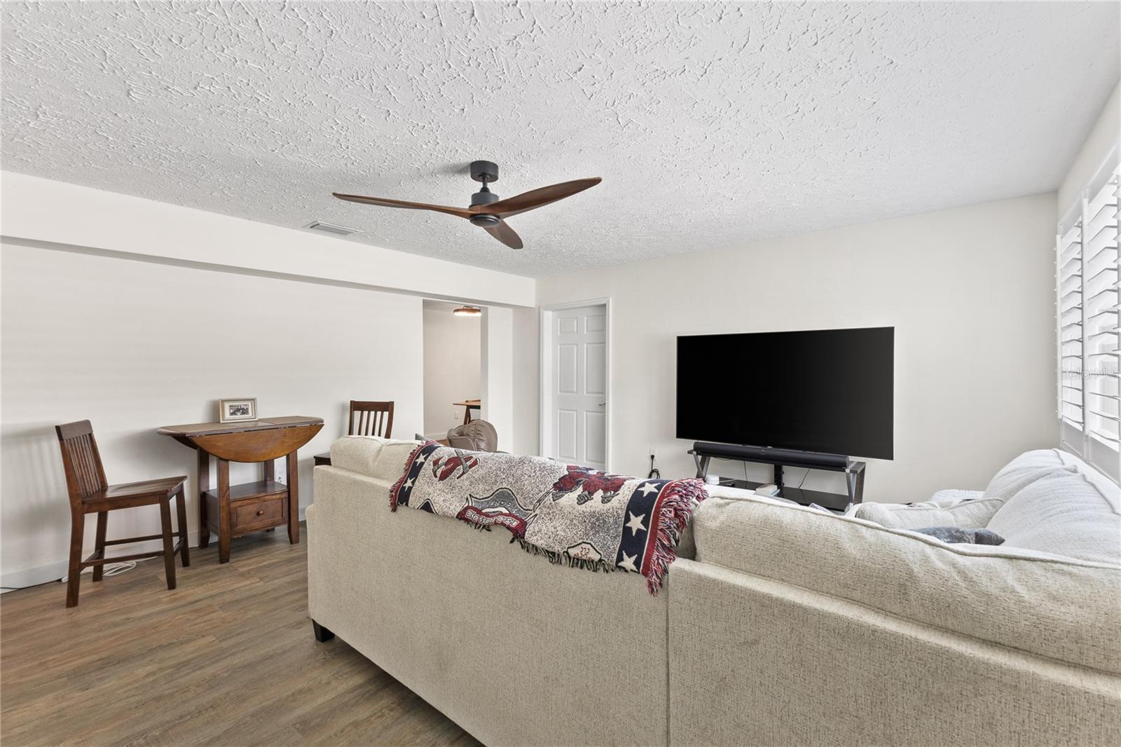 Image 9 of 34 For 163 Sunway Avenue