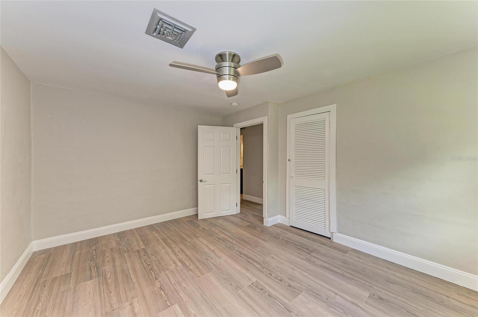 Image 21 of 24 For 8164 Robert Street