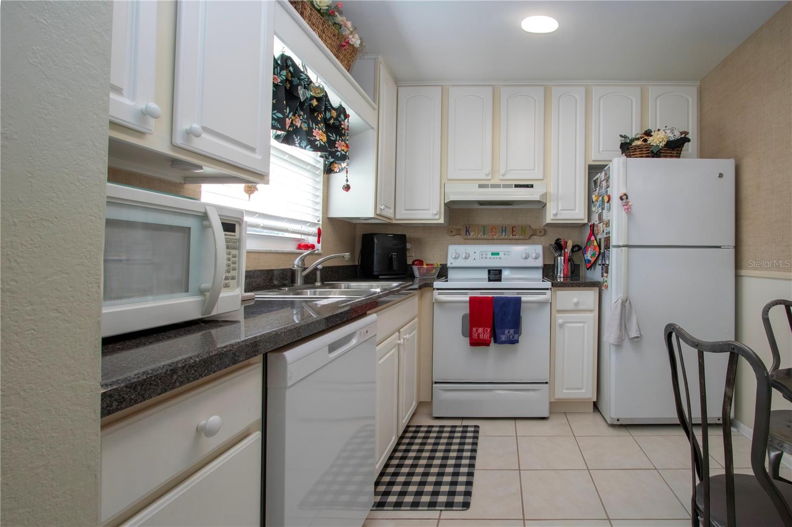 Image 23 of 50 For 4210 Ironwood Circle 101j