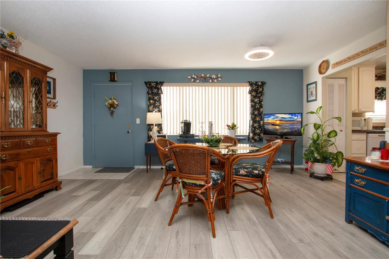 Image 8 of 50 For 4210 Ironwood Circle 101j