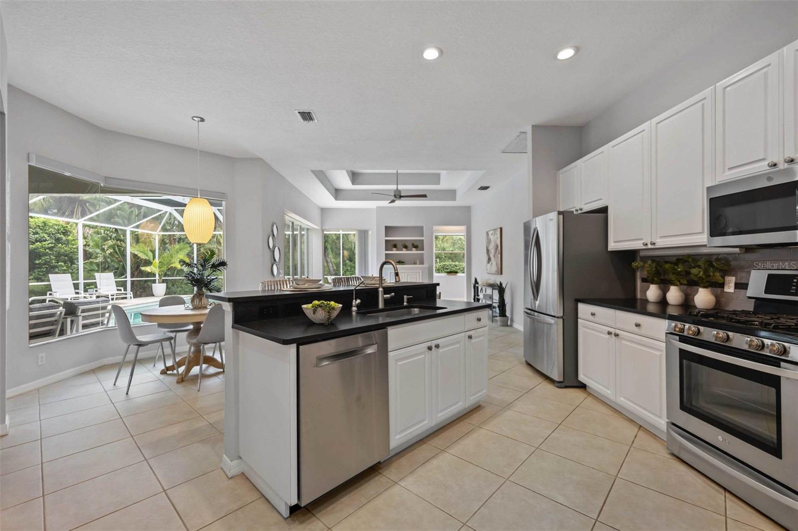 Image 18 of 77 For 8204 Waterview Boulevard
