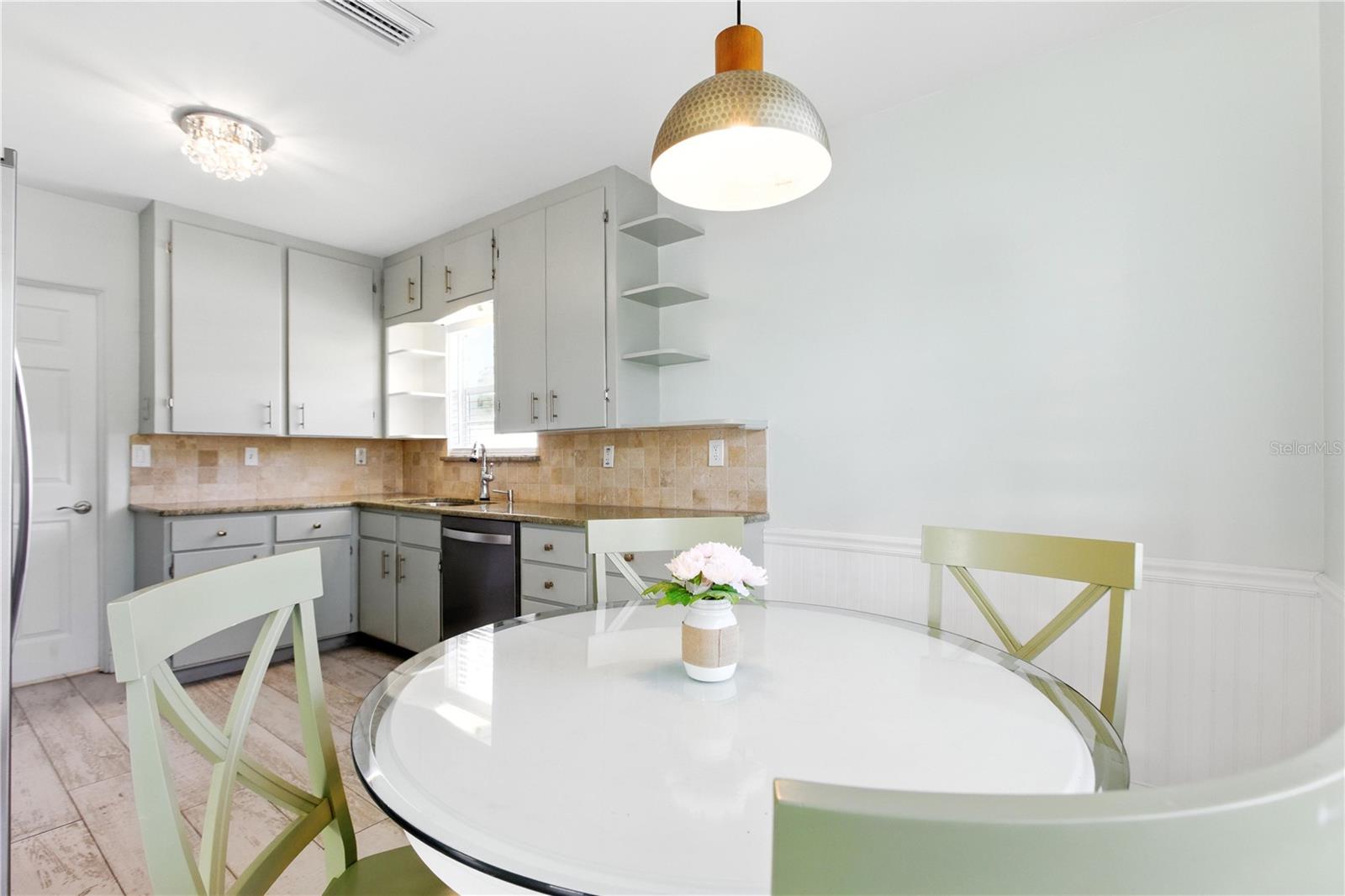 Image 11 of 26 For 2403 12th Avenue W