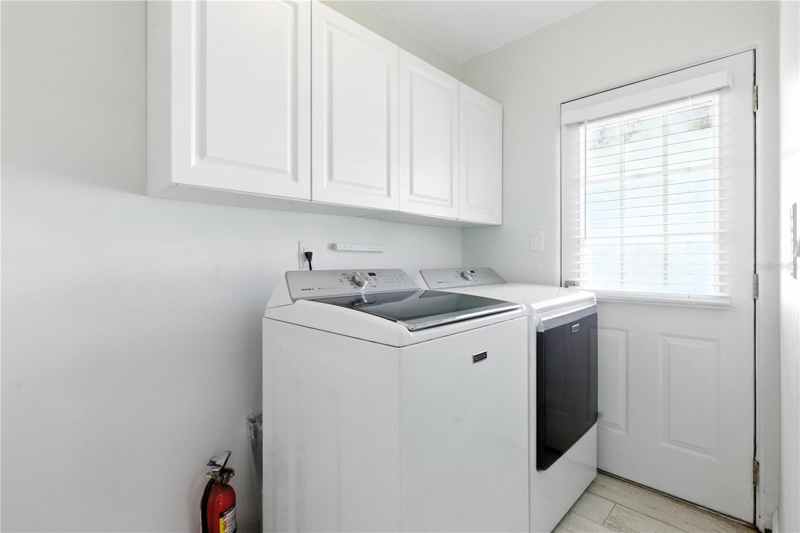 Image 22 of 26 For 2403 12th Avenue W