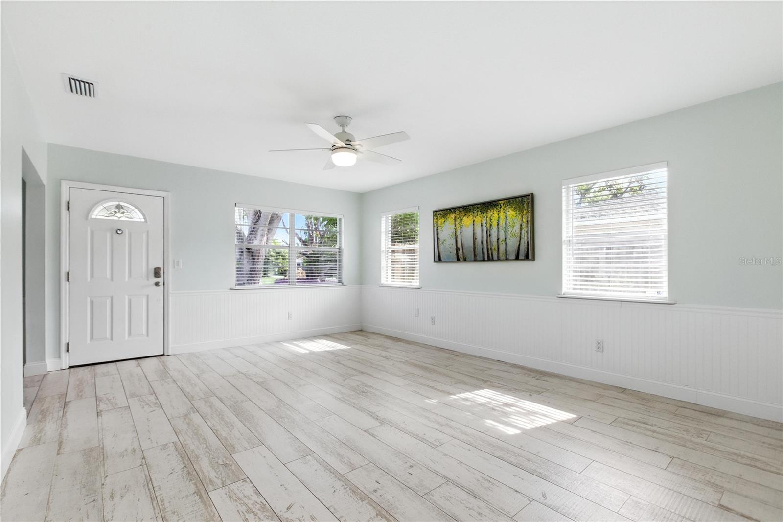 Image 4 of 26 For 2403 12th Avenue W