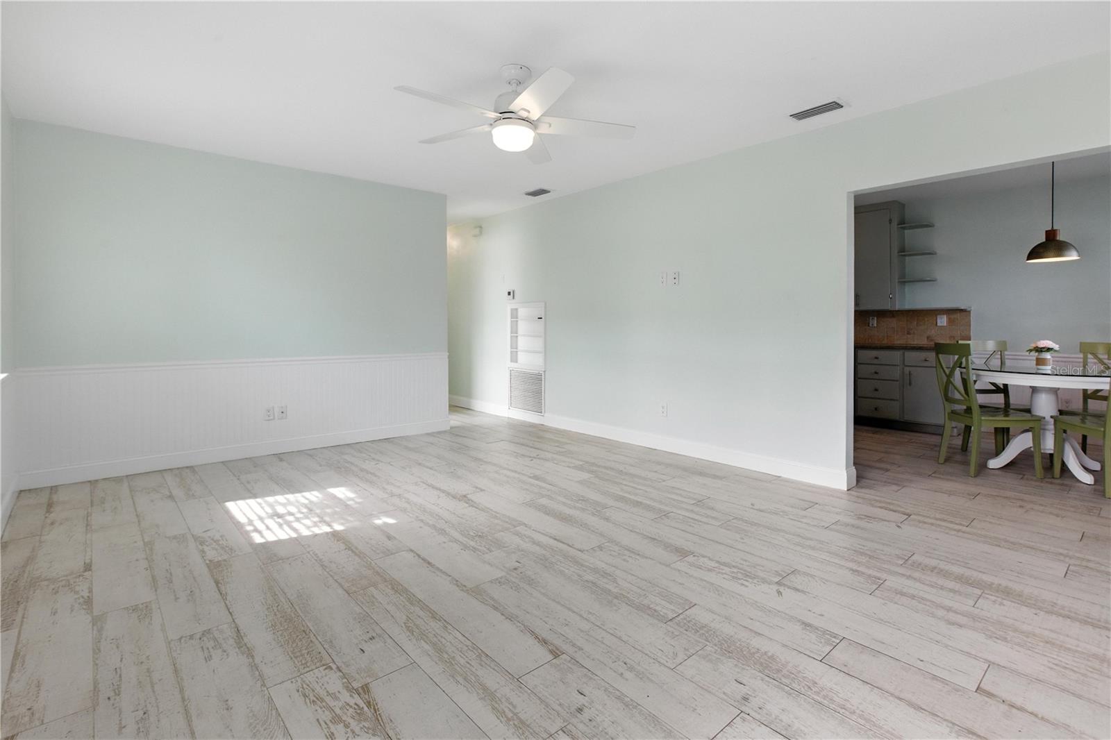 Image 6 of 26 For 2403 12th Avenue W