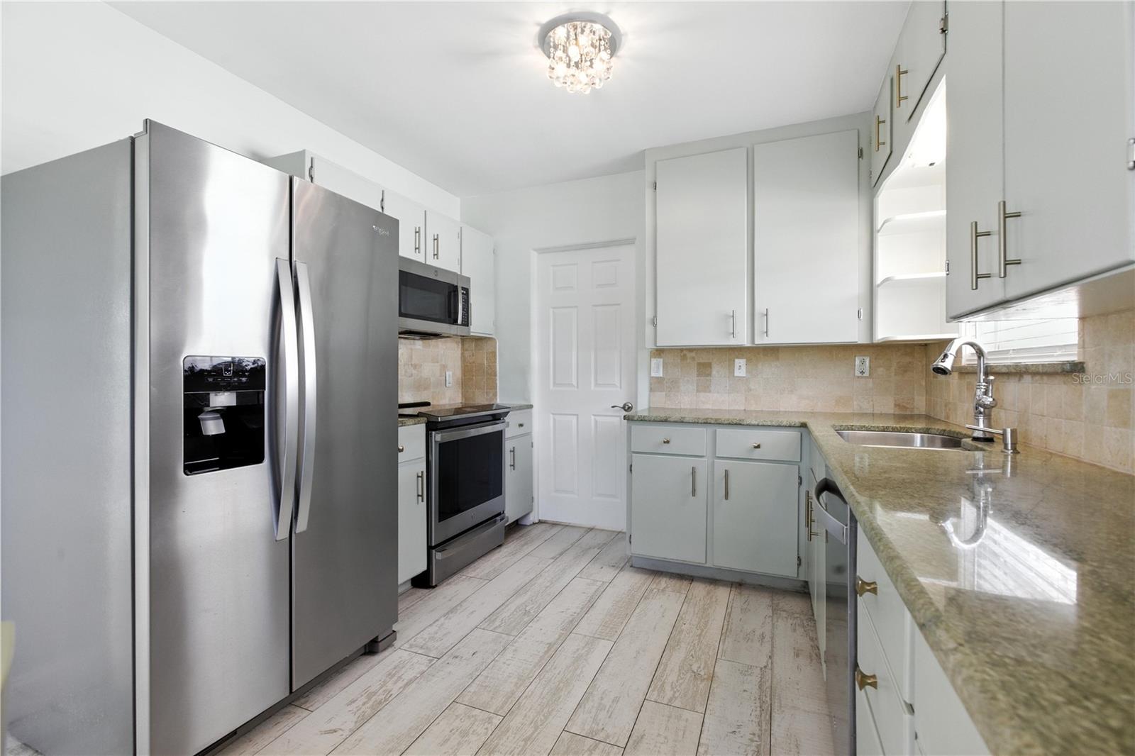 Image 8 of 26 For 2403 12th Avenue W