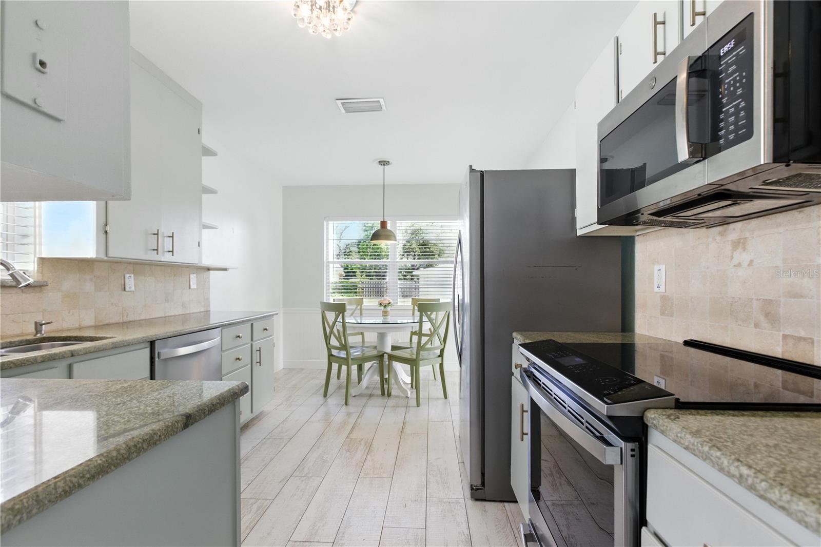 Image 9 of 26 For 2403 12th Avenue W
