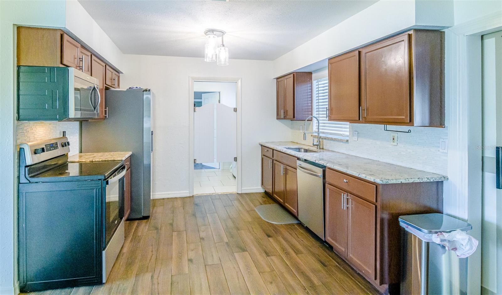 Image 14 of 18 For 20310 Lorenzo Avenue