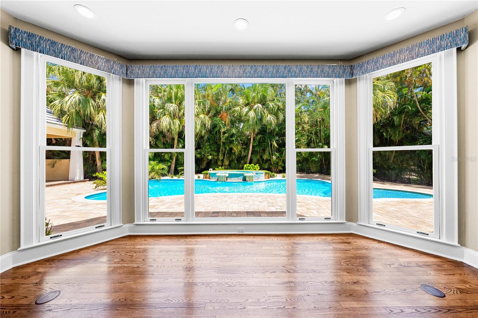 Image 9 of 99 For 133 Osprey Point Drive