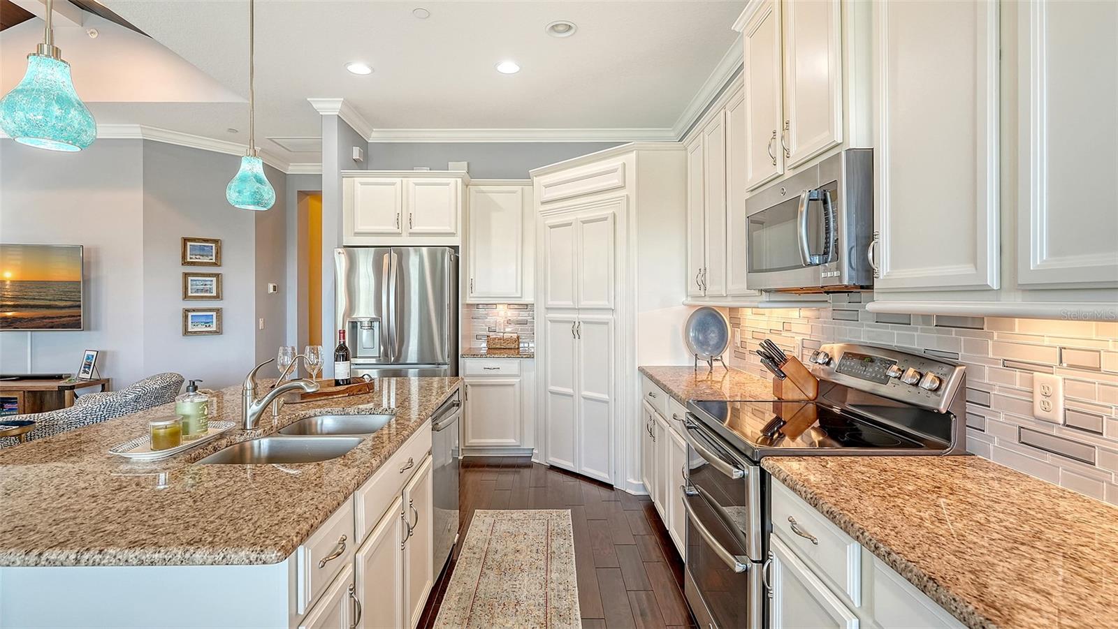 Image 17 of 52 For 343 Compass Point Drive 201