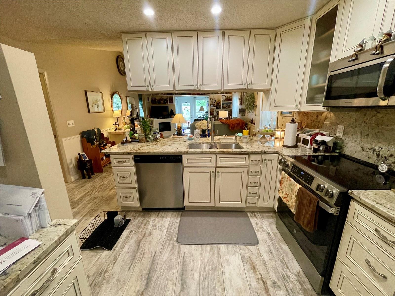Image 3 of 22 For 4123 3rd Avenue W