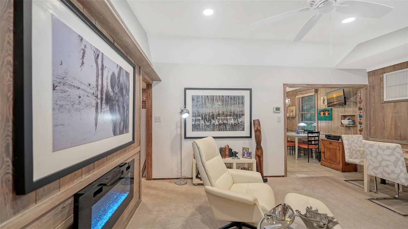 Image 11 of 67 For 1702 Hillview Street