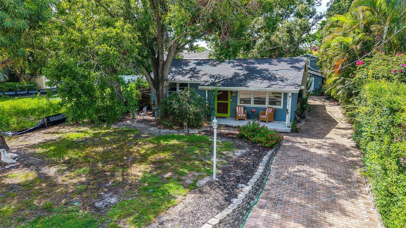 Image 42 of 67 For 1702 Hillview Street