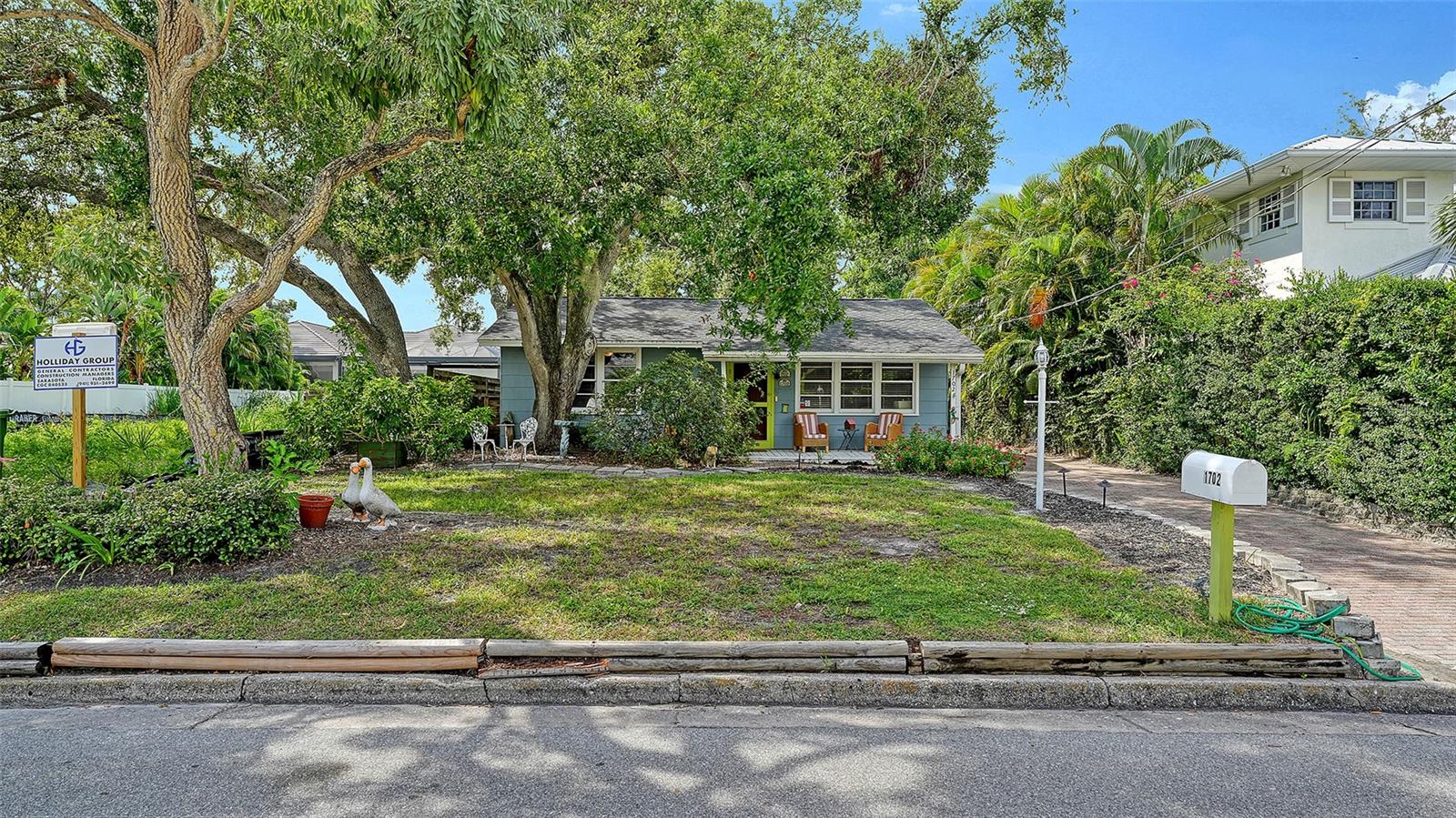Image 43 of 67 For 1702 Hillview Street