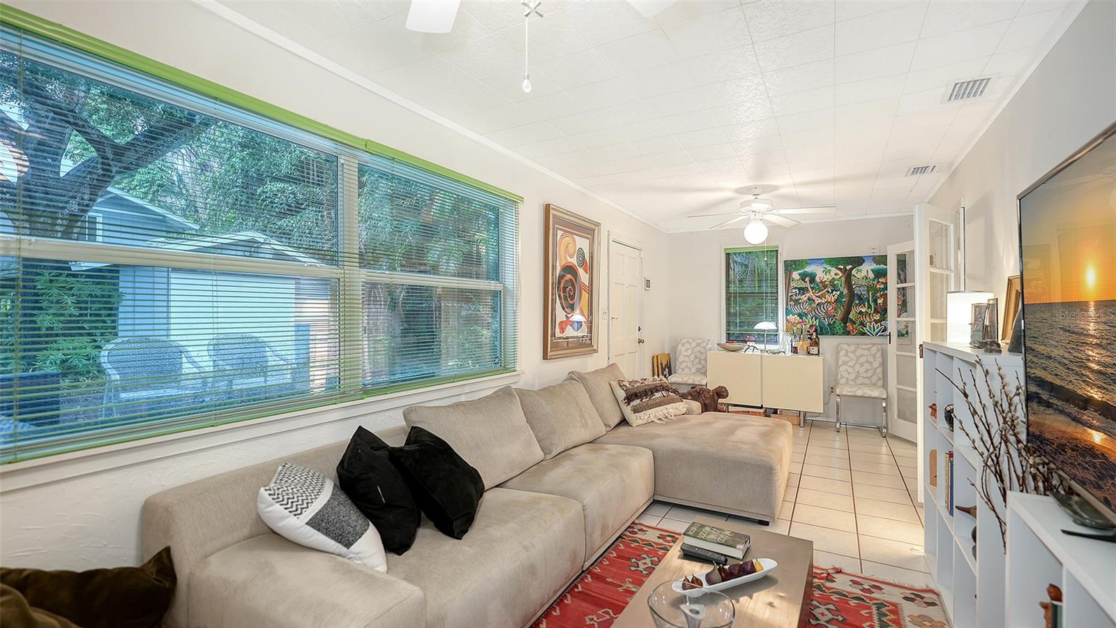 Image 9 of 67 For 1702 Hillview Street