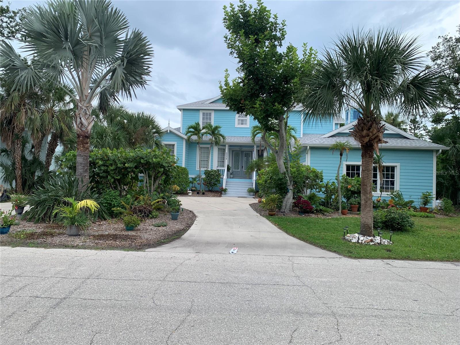 Image 3 of 33 For 5334 Calle Florida