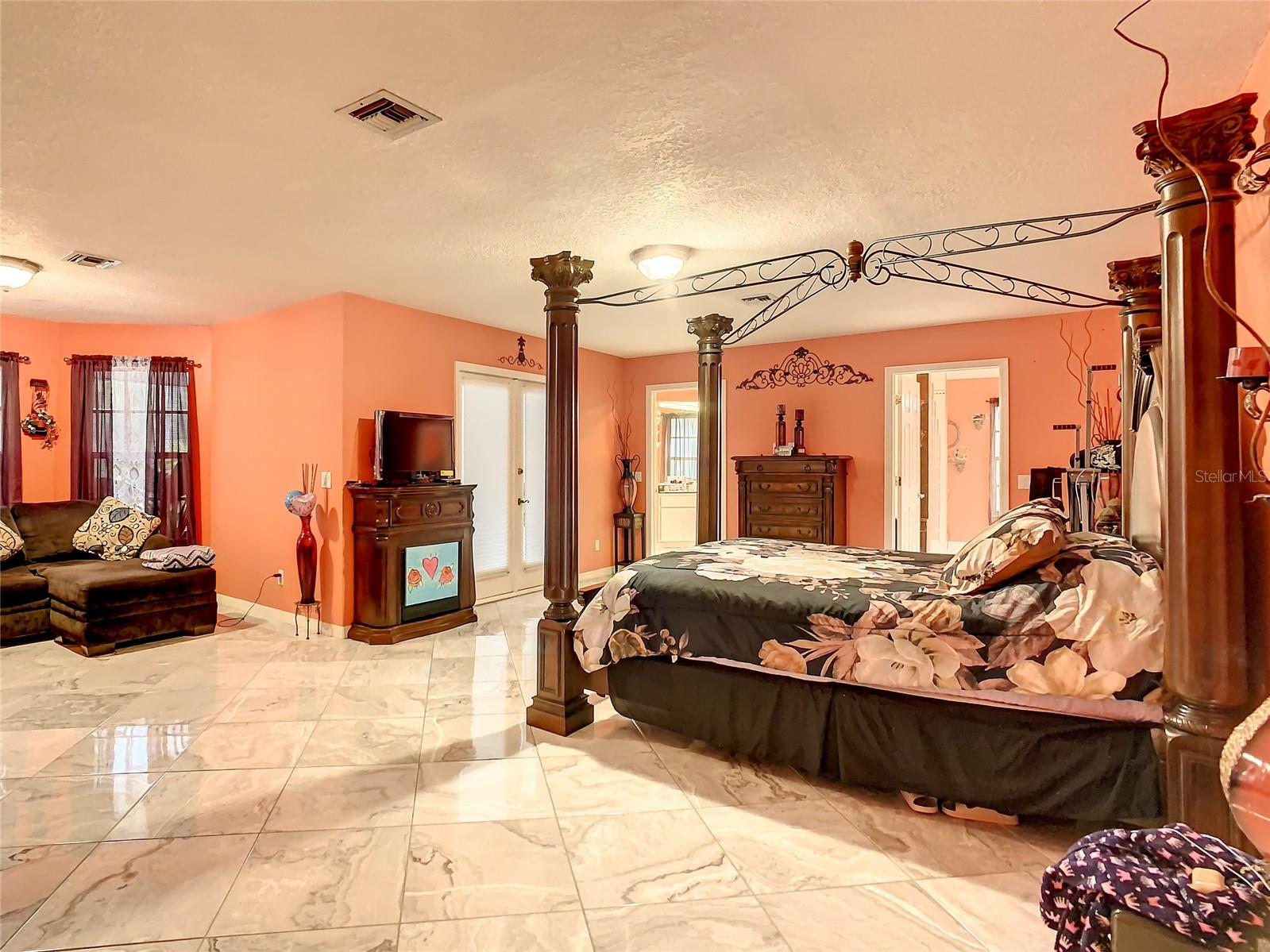 Image 30 of 52 For 23494 Westchester Boulevard