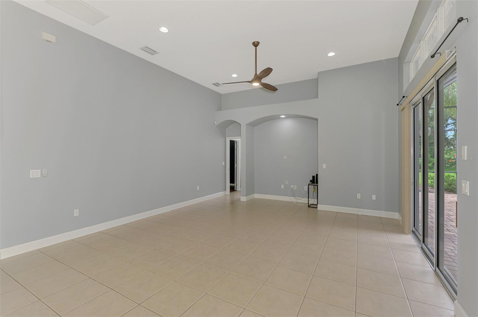 Image 27 of 89 For 14711 2nd Avenue Circle Ne