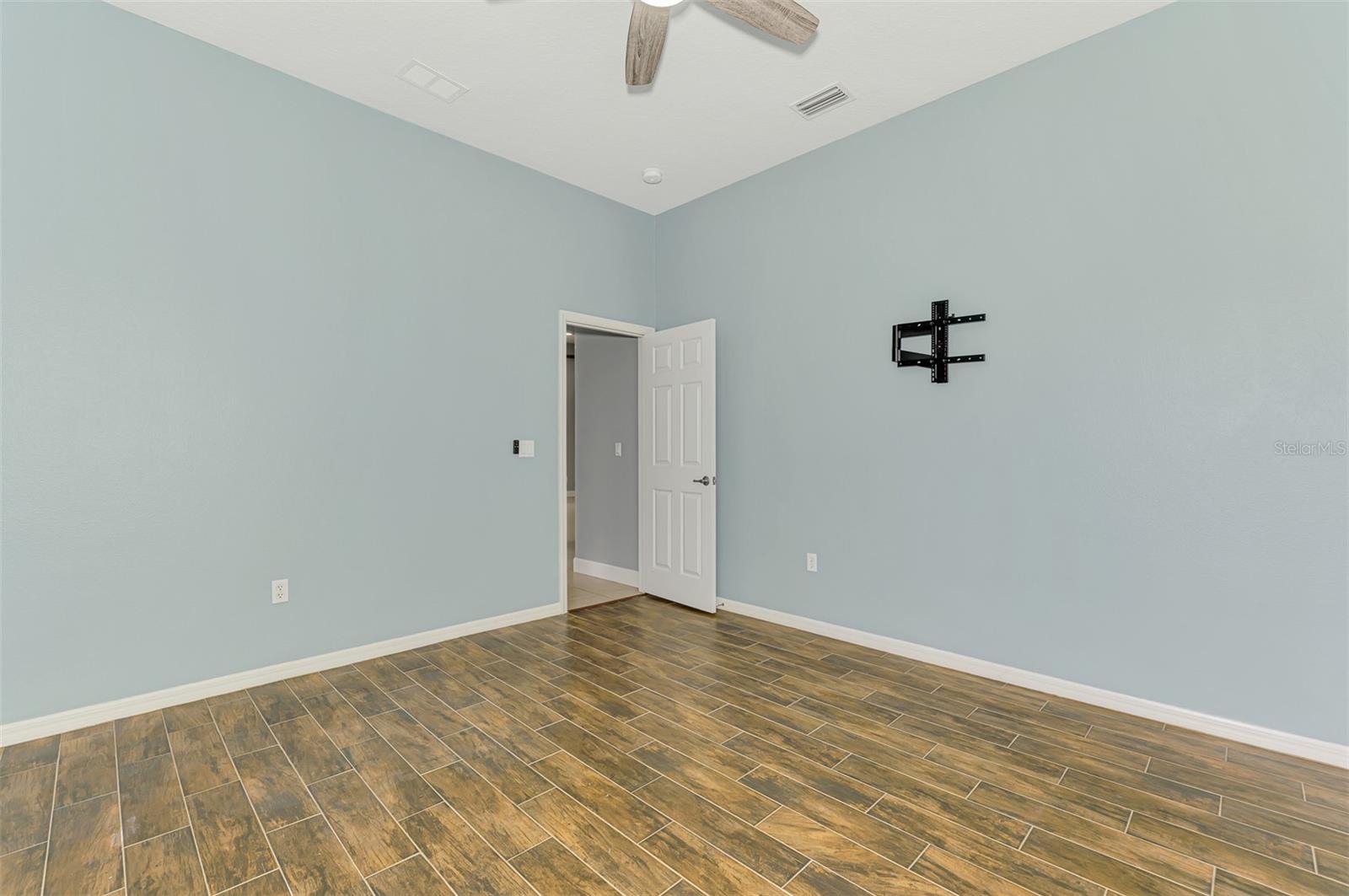 Image 58 of 89 For 14711 2nd Avenue Circle Ne