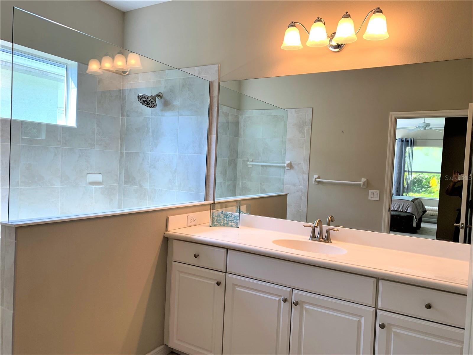 Image 18 of 27 For 4618 Woodbrook Drive