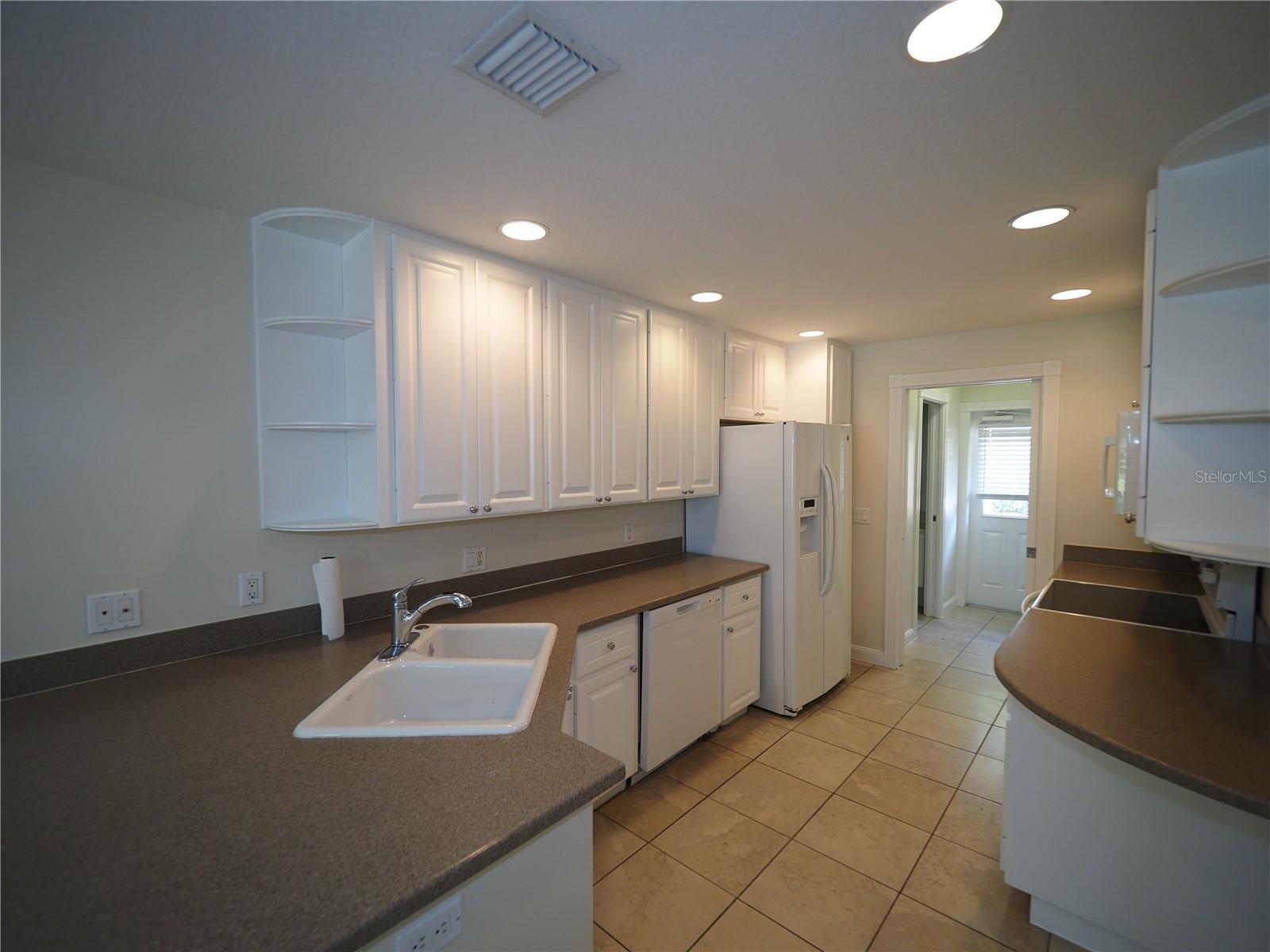 Image 4 of 35 For 1533 Napoli Drive W
