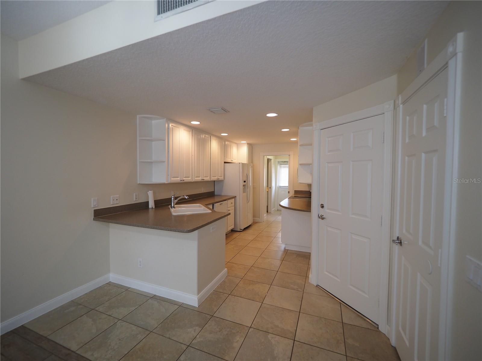 Image 7 of 35 For 1533 Napoli Drive W
