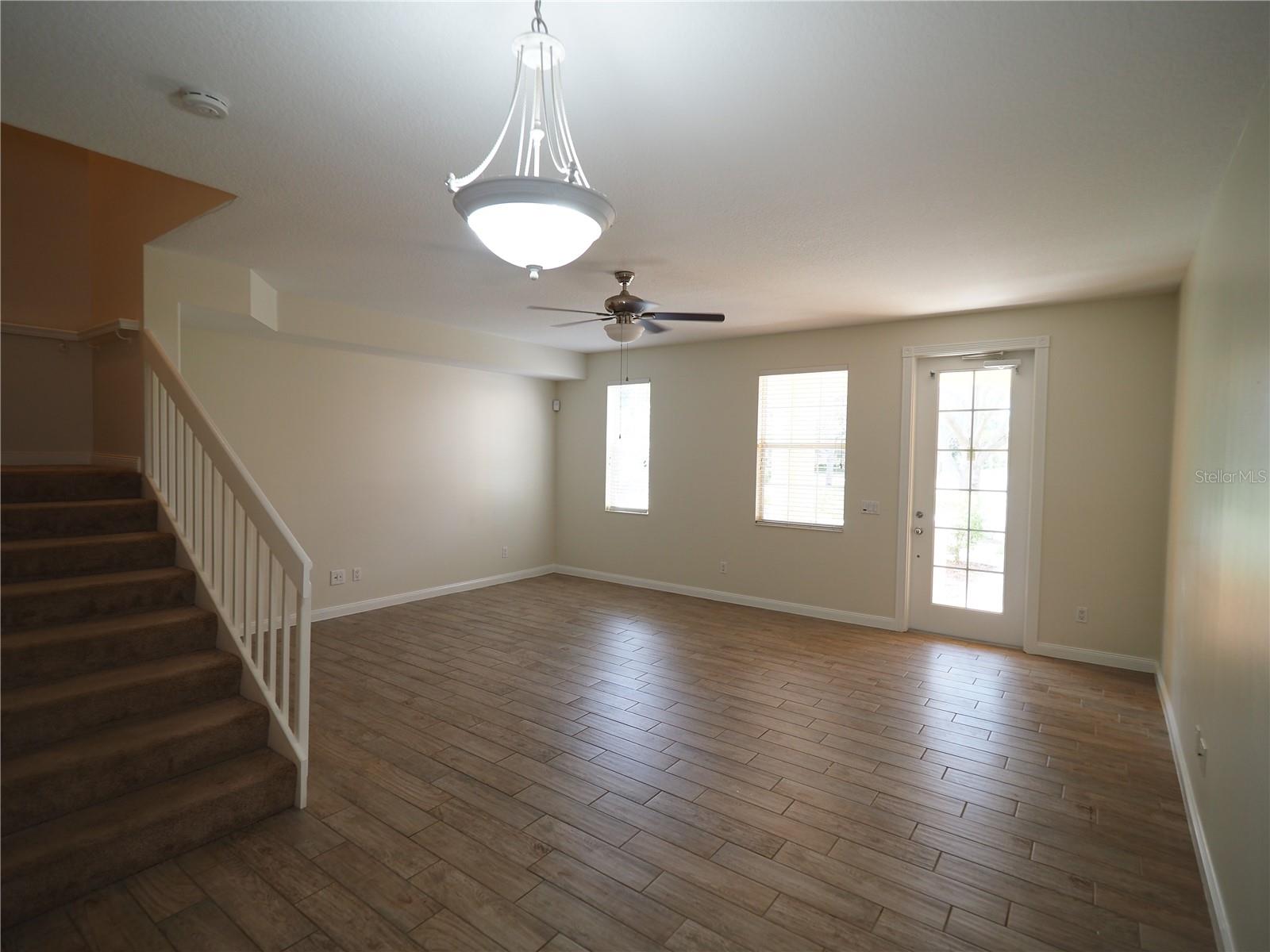 Image 8 of 35 For 1533 Napoli Drive W