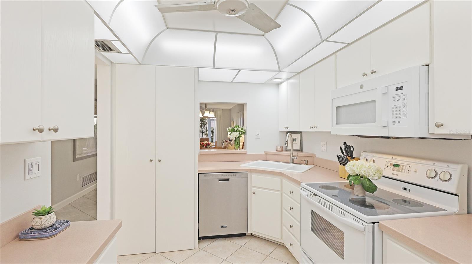 Image 9 of 54 For 260 Santa Maria Street 110