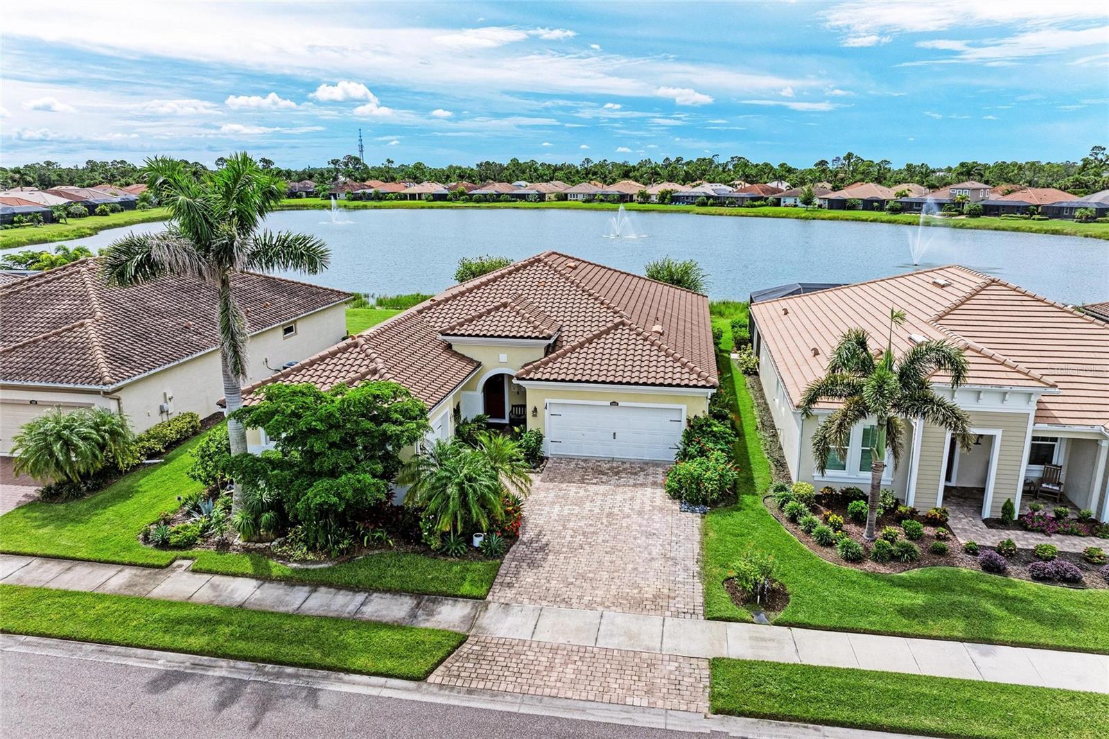 Image 4 of 52 For 11669 Tapestry Lane