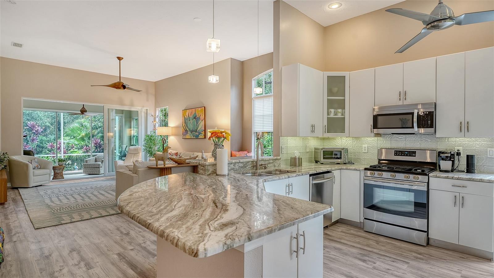Image 14 of 72 For 7622 Whitebridge Glen