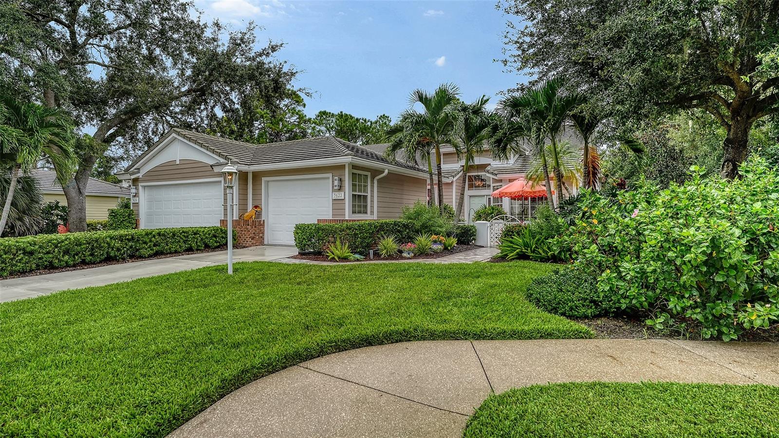 Image 2 of 72 For 7622 Whitebridge Glen
