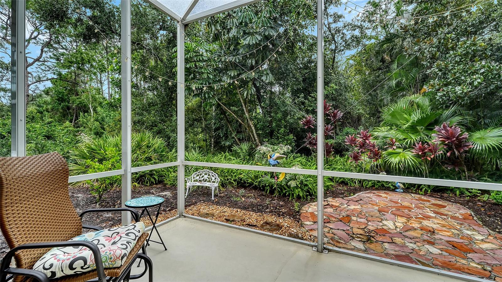 Image 31 of 72 For 7622 Whitebridge Glen