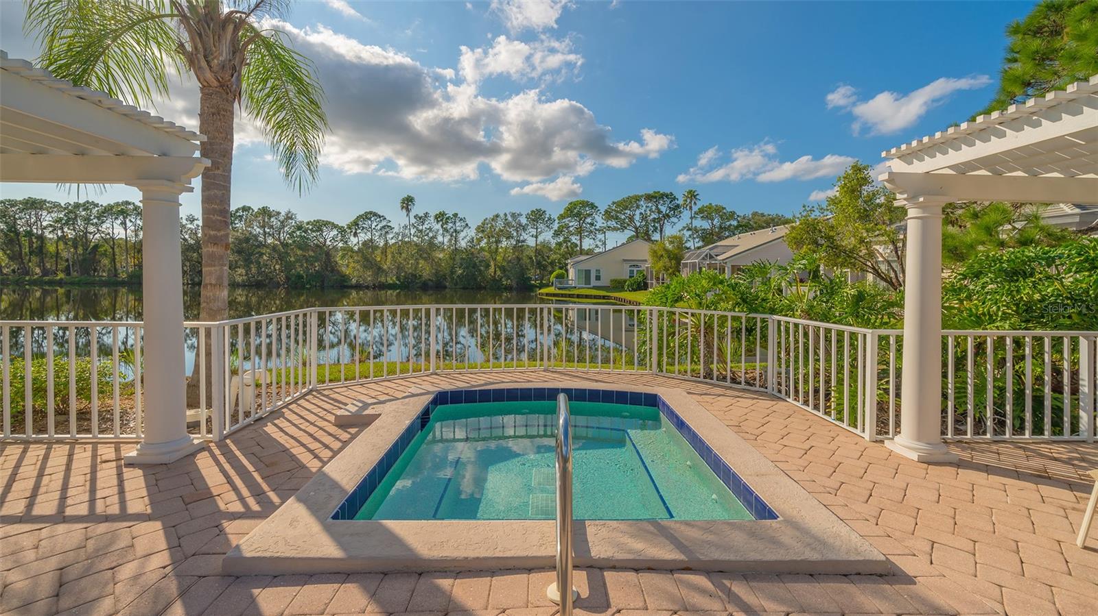 Image 38 of 72 For 7622 Whitebridge Glen