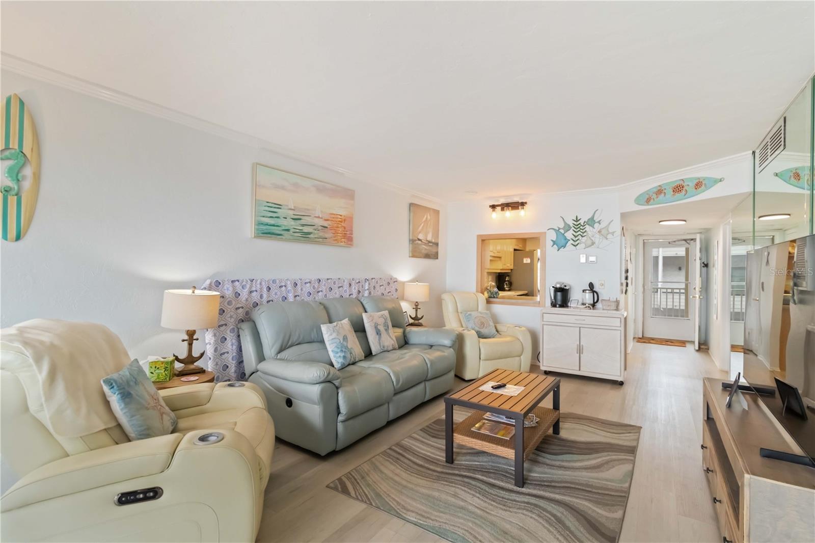 Image 10 of 69 For 1400 Tarpon Center Drive 204