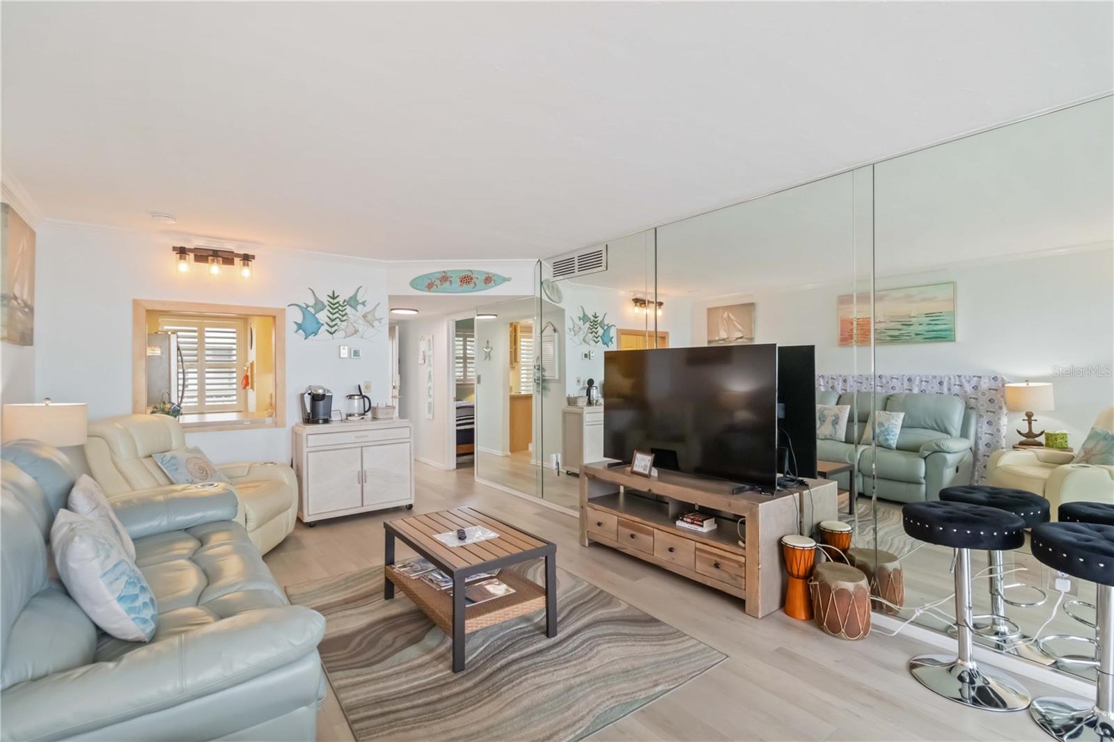 Image 11 of 69 For 1400 Tarpon Center Drive 204