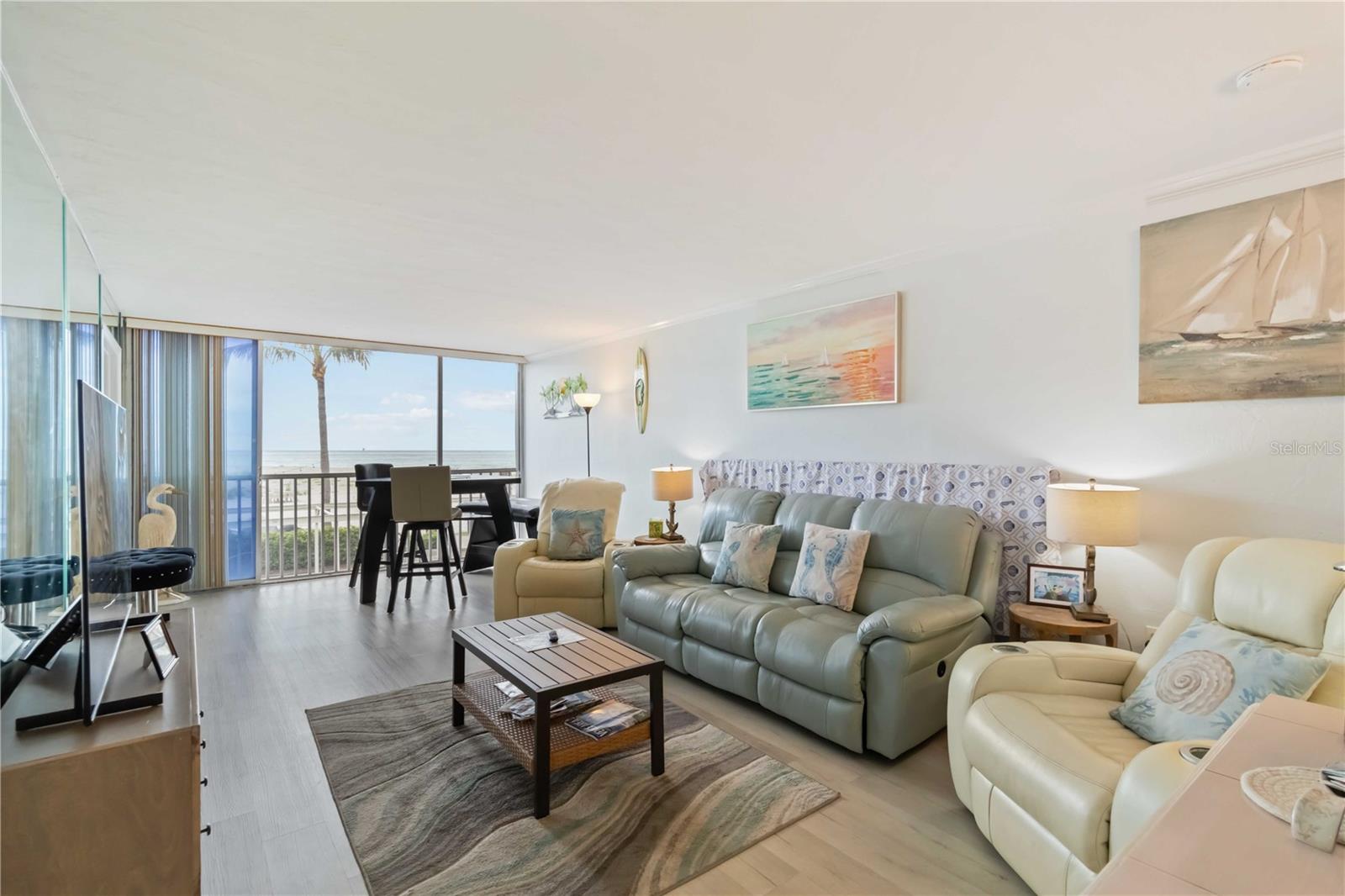 Image 13 of 69 For 1400 Tarpon Center Drive 204