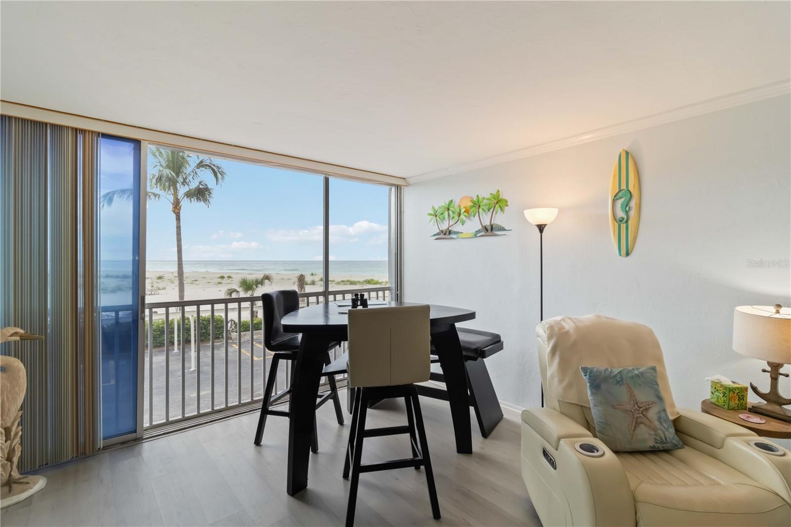 Image 14 of 69 For 1400 Tarpon Center Drive 204