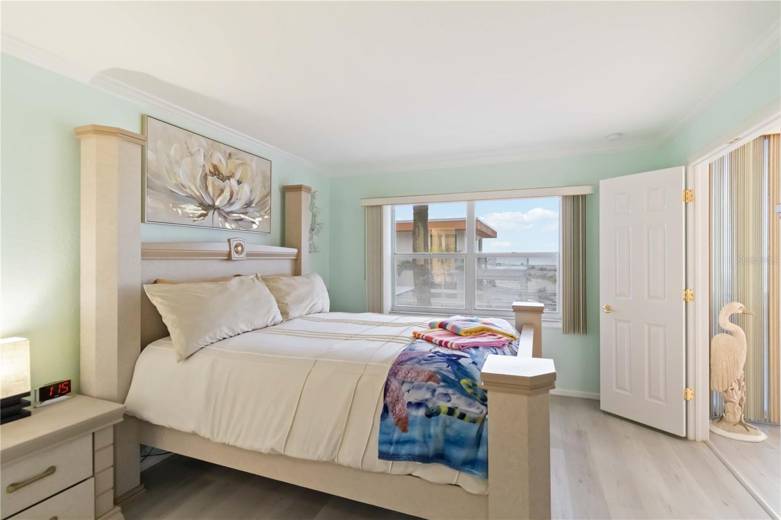 Image 30 of 69 For 1400 Tarpon Center Drive 204