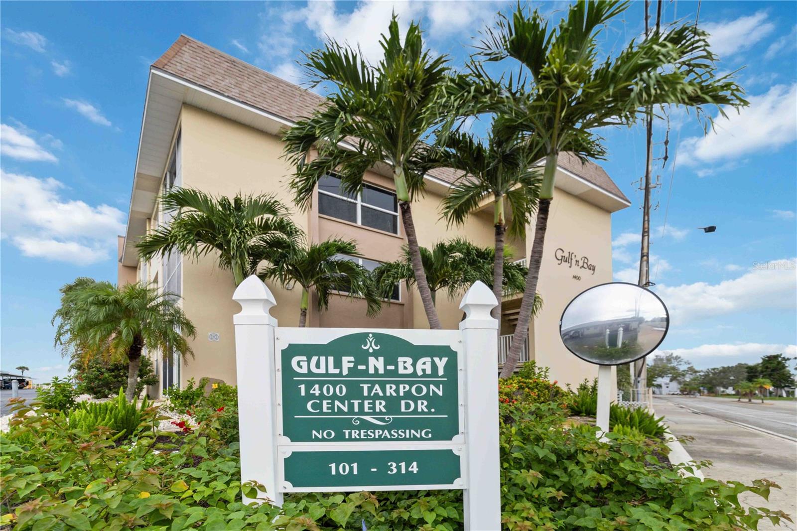 Image 33 of 69 For 1400 Tarpon Center Drive 204